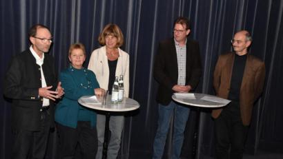 Bild: hcz
Der Diskussion mit den Zuschauern stellen sich (von links) Peter Gach, Simone Schaller, Nicole Merbald, Peter Schönberger und Gerhard Gradl.