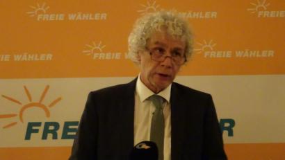 Bild: rti
Landrat Wolfgang Lippert nahm bei der FW-Nominierungsversammlung auch Stellung zu einer Aussage von CSU-Landratskandidat Roland Grillmeier.