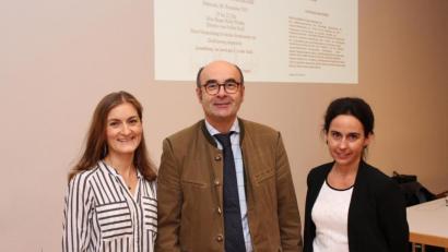 Bild: Kliniken Nordoberpfalz AG, Michael Reindl
Experten unter sich (von links): Oberärztin MUDr. Jana Kropacek, Professor Robert H.G. Schwinger, Chefarzt der Medizinischen Klinik II, und Professor Andrea Bäßler, Leiterin der Lipidambulanz des Universitätsklinikums Regensburg.