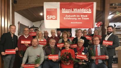 Bild: eig
Die Gemeinderatskandidaten der SPD Etzenricht mit ihrer Bürgermeisterkandidatin Monika Waldeck (sitzend, mit Blumenstrauß).