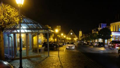 Bild: do
Der Blick über den Eschenbacher Stadtberg mit Rathaus und Kirche. Am Montagnacht ist hier im Stadtgebiet ein vierjähriger Bub ums Leben gekommen. Die 25-jährige Stiefmutter steht im Verdacht, das Kind getötet zu haben.