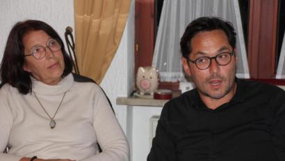 Bild: kro
Umfassend erläuterten Gisela Fanck-Reiter und Peter Hilgarth die Pläne für die Neugestaltung des Angers in Großkonreuth.