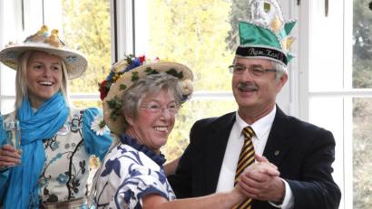 Bild: Hirsch
Der Nittenauer Bürgermeister Karl Bley tanzt in den Fasching.