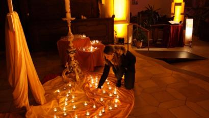 Bild: Katholische Jugendstelle Weiden
"I denk an di": Die Katholische Jugendstelle lädt zum Trauern in die Kirche St. Michael ein.