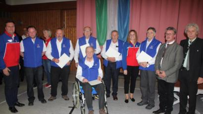Bild: kro
Ehrung für 50 Jahre Mitgliedschaft: Im Bild von links Regionalleiter Robert Heilig, Bereitschaftsleiter Wolfgang Hartung, Hanns Gradl, Siegbert Hilgarth, Edgar Thoma (vorne), Walter Thoma, Landesvorsitzende Susanna Merkl, Ehrenbereitschaftsleiter Arno Sattler, Bürgermeister Wolfgang Braun, Landrat Wolfgang Lippert.