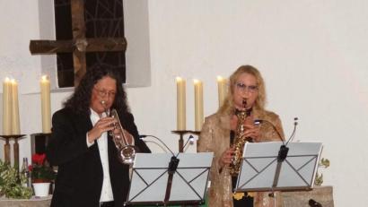 Bild: weu
Sonja und Karlheinz Höflich begeisterten als „Duopoli“ mit ihrem Konzert „Delikatezza“ in der Auferstehungskirche die Freunde der Kunst.