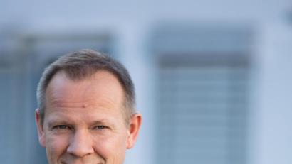 Bild: Martina Bogdahn
„Hirn für alle!“ ist ein Rundumschlag durch Politik und Gesellschaft vom Stuttgarter Kabarettisten Thomas Schreckenberger.