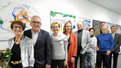 Bild: Winkler
FOS/BOS-Fördervereinsvorsitzende Waltraud Koller-Girke (vorne, links) und ihr erfahrenes Team werden bei der Jahreshauptversammlung einstimmig wiedergewählt.