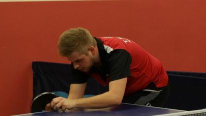 Bild: tob
Thomas Landgraf ist derzeit in bestechender Form. Nachdem er letzte Woche Oberviechtachs Topspieler Michael Eckl bezwingen konnte, gewann er diesmal gegen die Dachelhofener Spitzenspieler Scharf und Trautner.