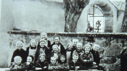 Archivbild: gri
Schülertransport anno dazumal: In den 1920er-Jahren wurden die Kinder aus Hainstetten im Winter mit dem Pferdeschlitten zum Unterricht gefahren.