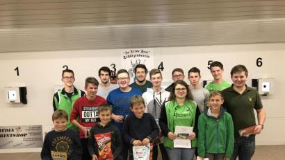Bild: gi
Großen Spaß macht das Kirwaschießen beim Schützenverein Gebhardsreuth, das zweiter Sportleiter Matthias Eckl durchführt.