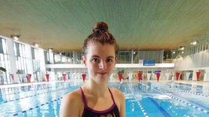 Bild: rbg
Berlin, Europasportpark, Einschwimmbecken: Kathrin Bachmeier vom Tirschenreuther Schwimm-Club vor dem Abschlusstraining für ihren Start über 200 Meter Freistil bei den deutschen Kurzbahnmeisterschaften.