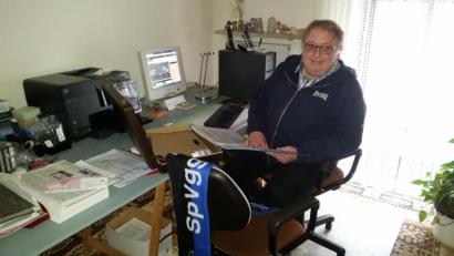 Bild: exb
Klaus Hartung bei der Spielvorbereitung. So einen Abend wie am Freitag hat der Stadionsprecher am Wasserwerk auch noch nicht erlebt.