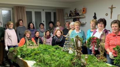 Bild: mez
Viele fleißige Hände werkeln derzeit jeden Dienstagabend im Kelller des Herz-Jesu-Pfarrheims. Die Vorbereitungen für den traditionellen KAB-Advents- und Weihnachtsbasar in Immenreuth laufen auch Hochtouren.