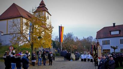 Bild: twi
Würdige Feierstunde vor dem Kriegerdenkmal in Oberköblitz