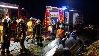 Bild: dmra
Eine Frau ist am Sonntagabend bei Kemnath am Buchberg mit ihrem Auto in den Straßengraben gerutscht.