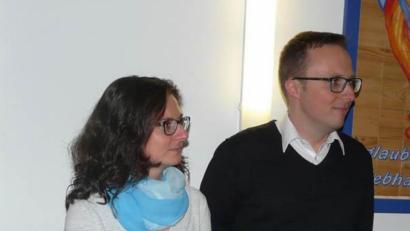 Bild: weu
Annette Fischer und Martin Pflug leiten den Teunzer Chor "Horizont" seit 20 Jahren.