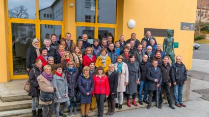 Bild: sml
Der Abschlussjahrgang 1979 trifft sich nach 40 Jahren in der Lobkowitz-Realschule wieder.