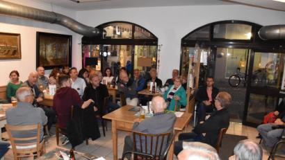 Bild: Beate-Josefine Luber
Die Mitglieder des Aktionsbündnisses wollen den Protest gegen das Gewerbegebiet Weiden West IV stark intensivieren. Für sie ist das Projekt noch zu verhindern.