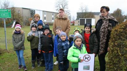 Bild: fpoz
Keine Hunde auf dem Schulgelände - darum bitten Schüler und Lehrer.