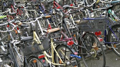 Bild: Rene Ruprecht/dpa
Wer mit dem Fahrrad unterwegs ist, findet immer einen Parkplatz.