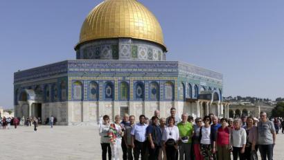 Bild: sus
Die Reisegruppe aus Pfreimd, Schwarzenfeld und Stulln vor dem Felsendom in Jerusalem.