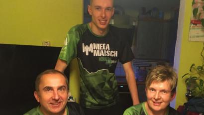 Bild: ihl
Olaf, Mario und Anna Schlegel treiben nicht regelmäßig Sport und sind stolz auf ihre Leistung. Für die 50 Kilometer von Nürnberg nach Neumarkt haben sie neuneinhalb beziehungsweise gute acht Stunden gebraucht.