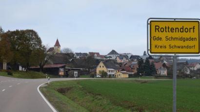 Bild: bnr
Rottendorf ist in Sachen "Glasfaser in jedes Haus" einen Schritt voraus. 55 Haushalte sind bereits erschlossen. Der Rest folgt im Laufe des nächsten Jahres.