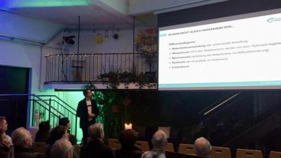 Bild: exb
Urologe Dr. Tobias Heide hielt einen Vortrag über Hodenkrebs und dessen Früherkennung.