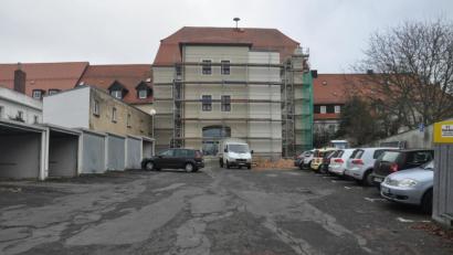 Bild: ws
Beim Stadtumbau kommt auch der Anbau am Rathaus voran. Im Januar steht die Fertigstellung im Plan, danach geht es mit der Sanierung des großen Rathaussaals voran. 2021 steht dann der Umbau des Rathaushofs im Plan. Dafür wird mit 800.000 Euro an Kosten geplant.