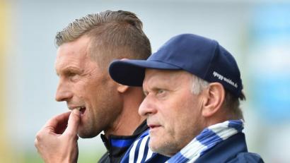 Bild: A. Schwarzmeier
Trainer Andreas Scheler (links) und Teammanager Hannes Beer sehen den beiden noch ausstehenden Aufgaben der SpVgg SV Weiden in der Landesliga Mitte durchaus optimistisch entgegen. Vor allem nach dem 11:1-Kantersieg in der Vorwoche.