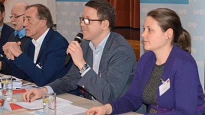 Bild: Alexandra Ederer
Das designierte neue Dream-Team der Oberpfälzer SPD: Der amtierende Vorsitzende Franz Schindler (links) und seine Doppelspitzen-Partnerin Carolin Wagner (rechts).