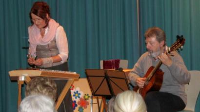 Bild: Schönberger, Ferdinand [fsb]
Märchenhafte Musik spielen Cornelia Gurdan und Hermann Lang.