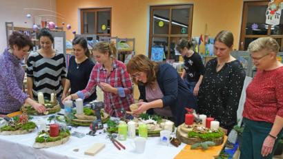 Bild: nm
In eine Bastelstube verwandelt sich die im Rathaus untergebrachte Bücherei.