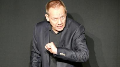 Bild: kbw
Thomas Schreckenberger überzeugte mit politischem Kabarett plus szenischer Parodie im Schmidt-Haus