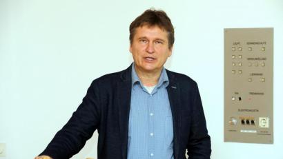 Bild: Wolfgang Steinbacher
Professor Manfred Miosga von der Uni Bayreuth schilderte am Montagabend bei der Hanns-Seidel-Stiftung, wie die Revitalisierung von Ortskernen gelingen kann.