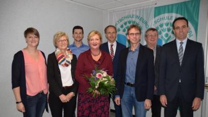 Bild: wku
Bei der Amtseinführung (von links): Michaela Schuster, Sieglinde Grüner-Kubitza, Joachim Meidenbauer, Stefanie Lutye-Küst, Stephan Tischer, Uwe Gaube, Hans Koch und Hans-Jürgen Strehl.
