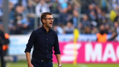 Bild: Ulrich Wagner
Michael Köllner gibt Anweisungen. Vor allem mit seinen Worten in der Halbzeitpause war er erfolgreich.