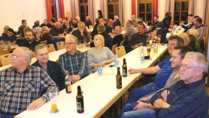 Bild: do
Fast 100 Besucher interessierten sich in der Bürgerversammlung im Katholischen Pfarrheim für die Berichte des Bürgermeisters und der Verwaltung über das kommunale Geschehen in der Marktgemeinde