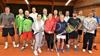 Bild: exb
Die erfolgreichsten Teilnehmer am Blitz-Doppelturnier, bei dem Heiko Faltenbacher als Sieger hervor ging.