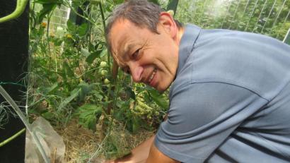 Bild: Ulla Britta Baumer
Erwin Strama lebt autark und im Einklang mit der Natur.