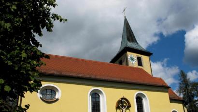 Bild: le
Die Flosser sind stolz auf ihr Kleinod im Markt, der St. Nikolaus-Kirche.