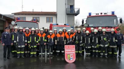 Bild: exb
24 Aktive der Feuerwehren aus dem Bereich von Kreisbrandmeister Wolfgang Fischer haben erfolgreich einen Truppführer-Lehrgang abgeschlossen.