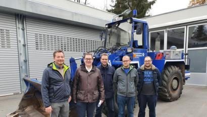 Bild: exb
Die Baumaßnahmen des THW begutachten Bundestagsabgeordneter Uli Grötsch, Andreas Duschner, Thomas Schiller, Markus Koller und Falco Bauer.