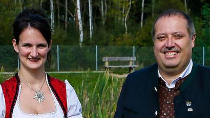 Bild: Hösamer
Die CSU-Mitglieder Christina Bauer (links) und Manfred Wendl wollen eine Christliche Wählergemeinschaft ins Leben rufen und eine Kreistagsliste aufstellen.