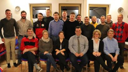 Bild: exb
Bürgermeisterkandidat Richard Leißner (Bildmitte) und die Gemeinderatskandidaten der FBL/FWG für die Kommunalwahl 2020 der Gemeinde Hirschbach.