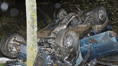 Bild: gf
Nur noch Schrottwert hatte der BMW am frühen Freitagmorgen nach dem schweren Unfall in der Rosenbachstraße