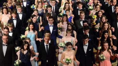 Bild: Kunz
Am Freitag zogen 50 Tanzpaare zum Abschlussball in die Max-Reger-Halle ein.