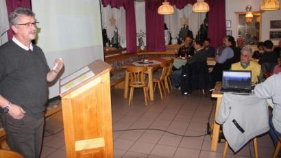 Bild: wro
Am Ende seiner Informationen angelangt, stellte sich Bürgermeister Wolfgang Braun auch den Fragen der Bürger.