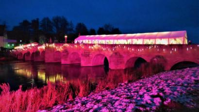 Bild: ubb
Auch in diesem Jahr wird wieder die Fischhofbrücke in den schönsten Farben erstrahlen. Welche Farbe diesmal gewählt wurde, wird noch nicht verraten.